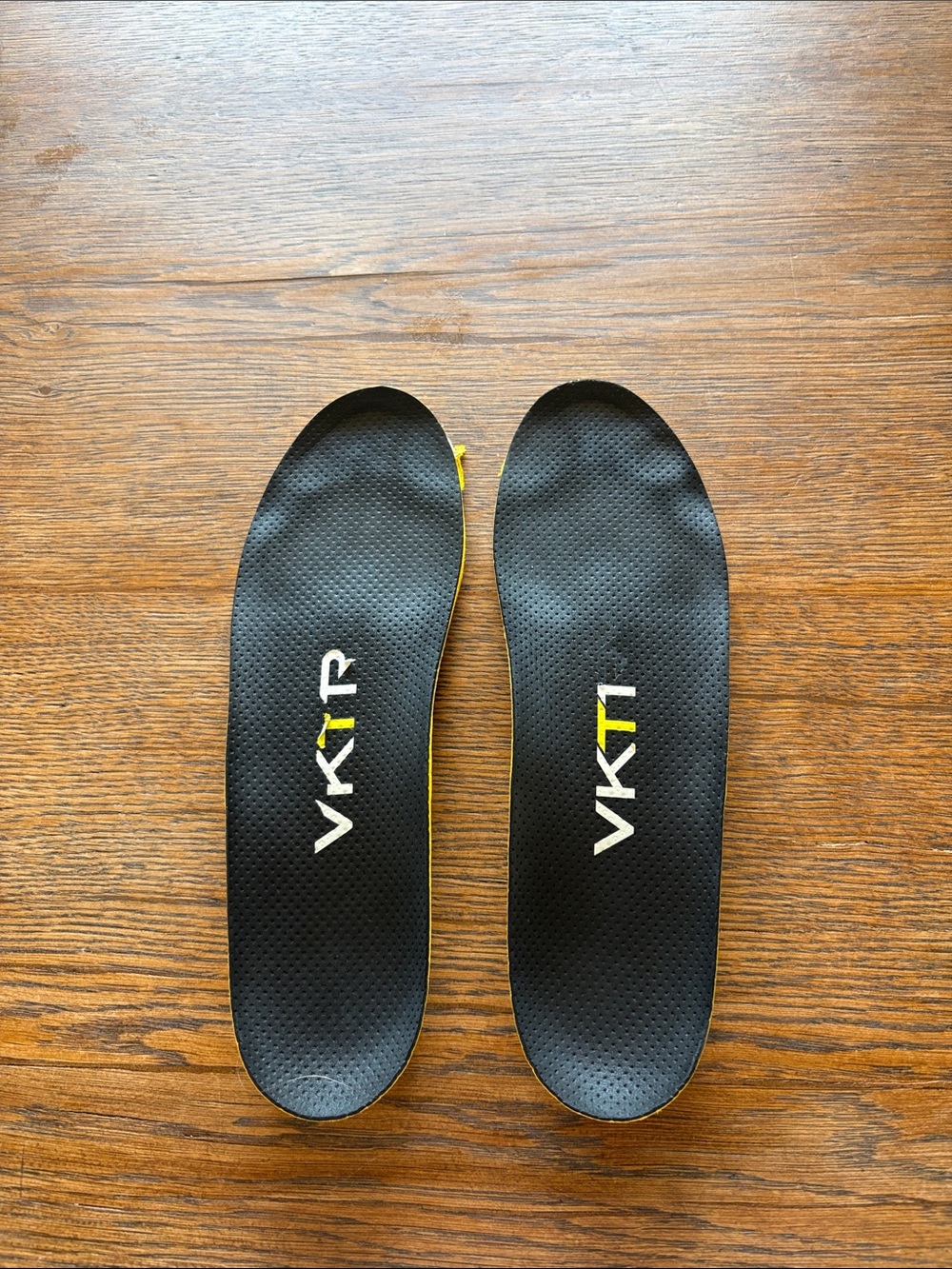 VKTR Women’s Black Athletic shoe insoles carbon fiber